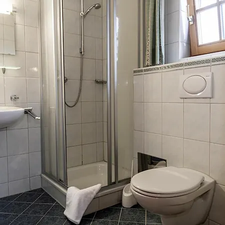 Uriges 4 *